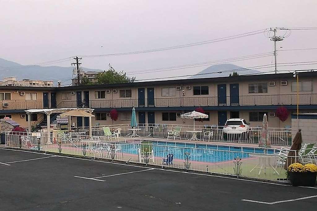 Super 8 By Wyndham Penticton Motel Екстериор снимка
