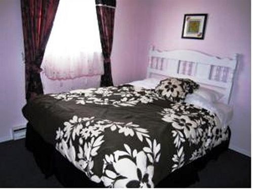 Super 8 By Wyndham Penticton Motel Екстериор снимка